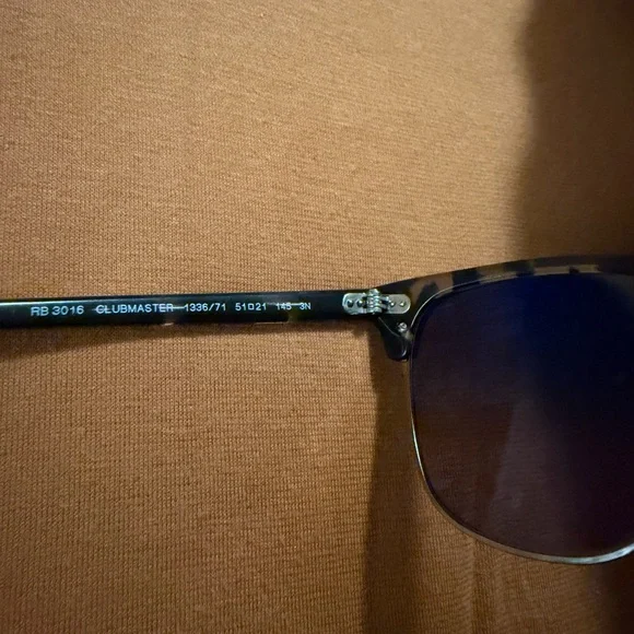 Ray-Ban Classic Tortoise Sunglasses - Picture 10 of 11